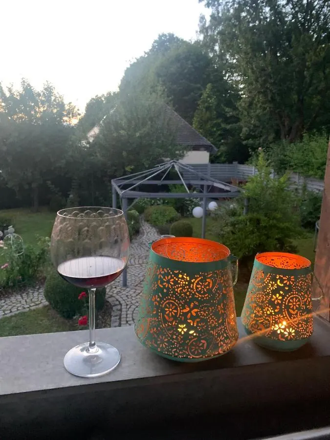 Bezaubernde Ferienwohnung Mit Rosengarten Waldershof Apartment