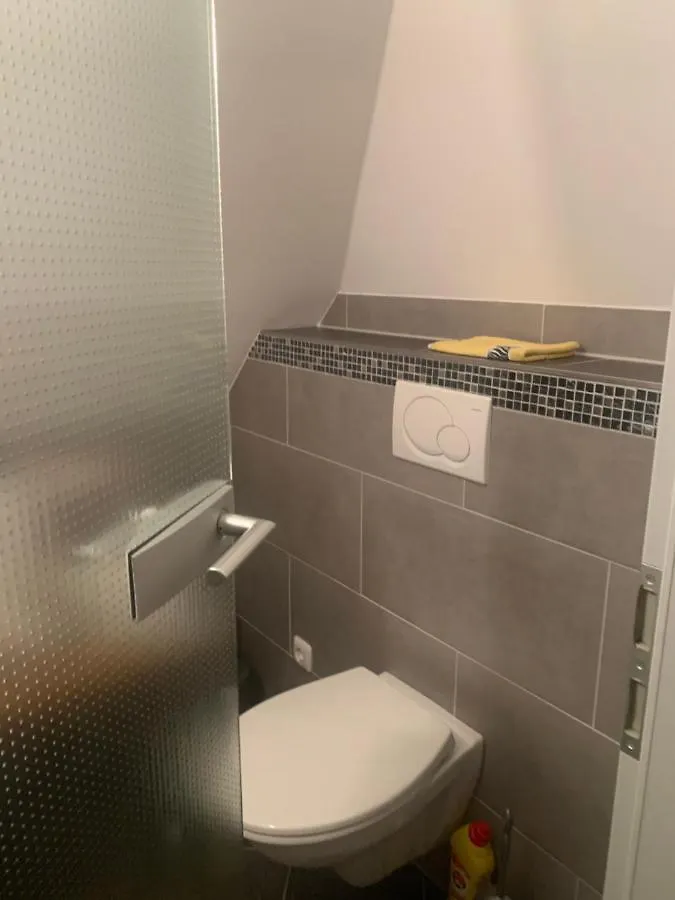 Bezaubernde Ferienwohnung Mit Rosengarten Waldershof 0*,  Germany