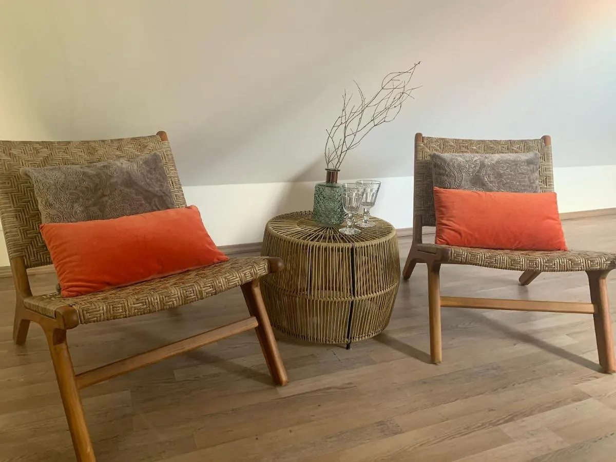 Bezaubernde Ferienwohnung Mit Rosengarten Waldershof