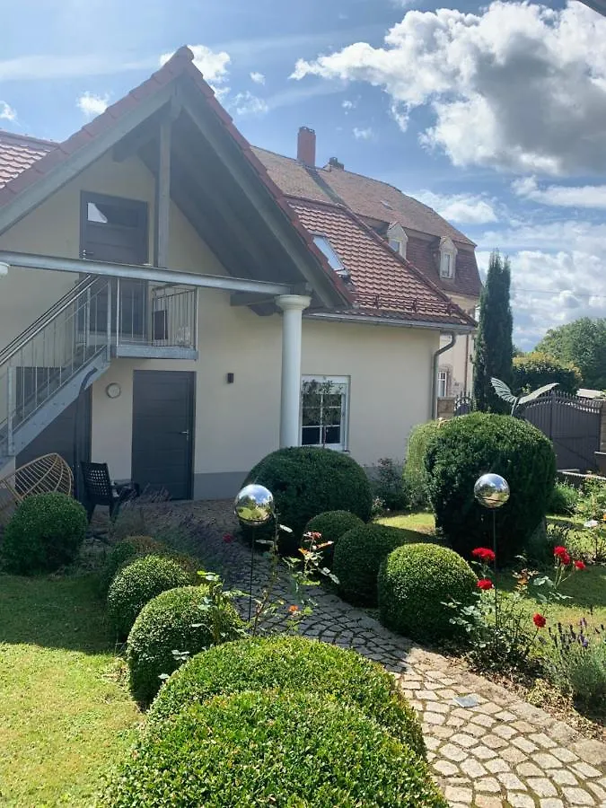 Apartment Bezaubernde Ferienwohnung Mit Rosengarten Waldershof