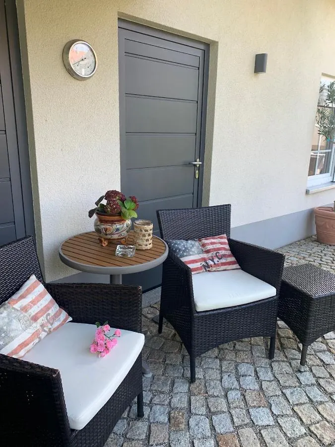 Apartment Bezaubernde Ferienwohnung Mit Rosengarten Waldershof