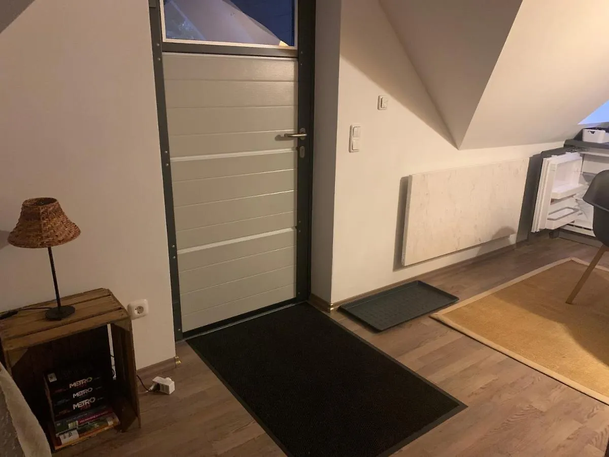 Bezaubernde Ferienwohnung Mit Rosengarten Waldershof 0*,  Germany