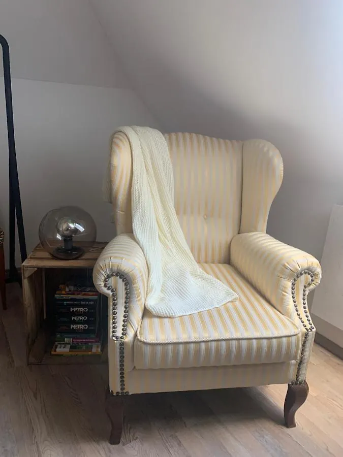Bezaubernde Ferienwohnung Mit Rosengarten Waldershof Almanya