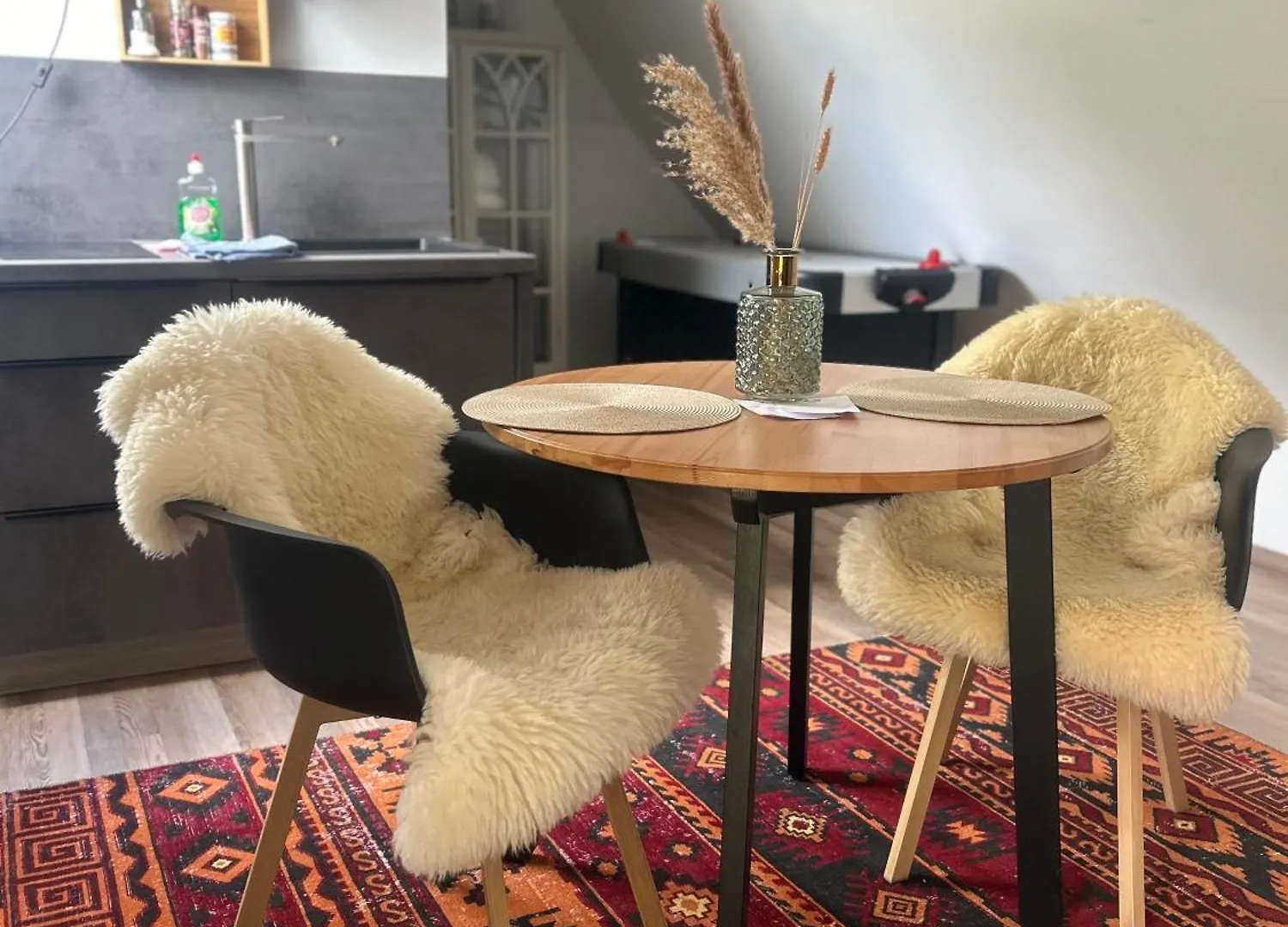Bezaubernde Ferienwohnung Mit Rosengarten Waldershof